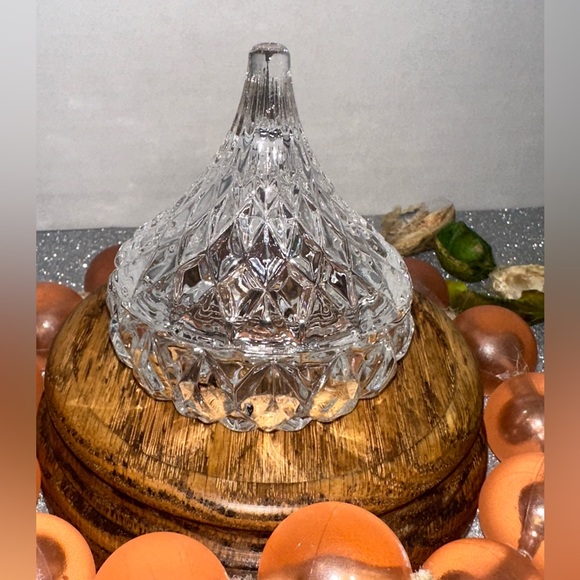 SCENT UNLEASHED LLC, HAND POURED  SCENTED CANDLES LED CRYSTAL TEA LIGHT HOLDER. - Picture 1 of 5